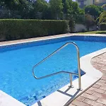 Pool View Balcony & Walk To Beach, By Timecooler Lagos