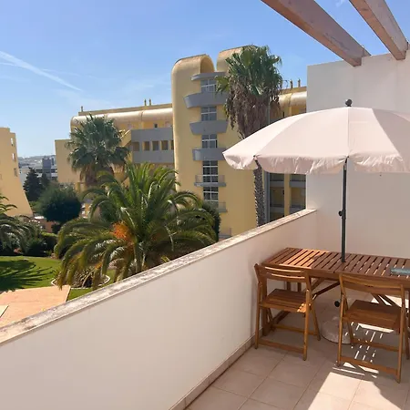 Pool View Balcony & Walk To Beach, By Timecooler Apartamento *