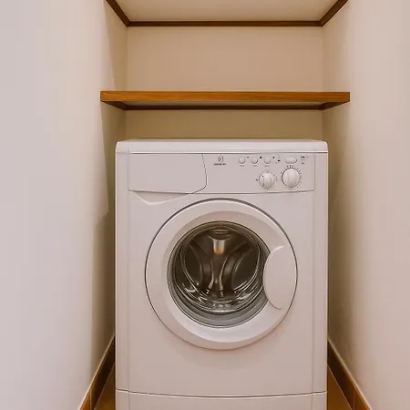 Pool View Balcony & Walk To Beach, By Timecooler