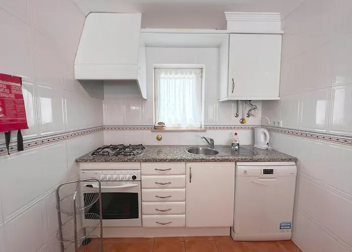 Pool View Balcony & Walk To Beach, By Timecooler Apartamento Lagos