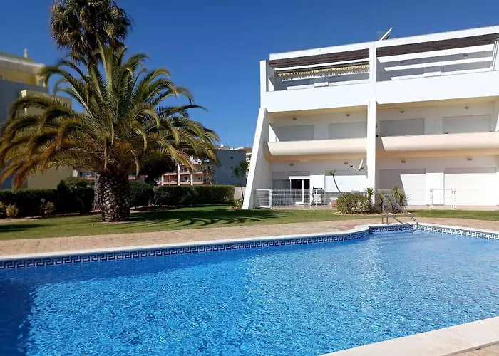 Apartment Pool View Balcony & Walk To Beach, By Timecooler *