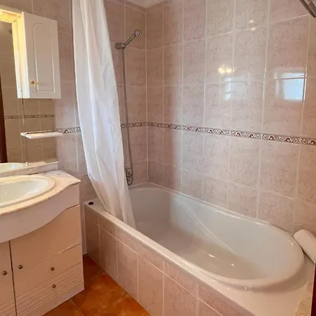 Lägenhet Pool View Balcony & Walk To Beach, By Timecooler *