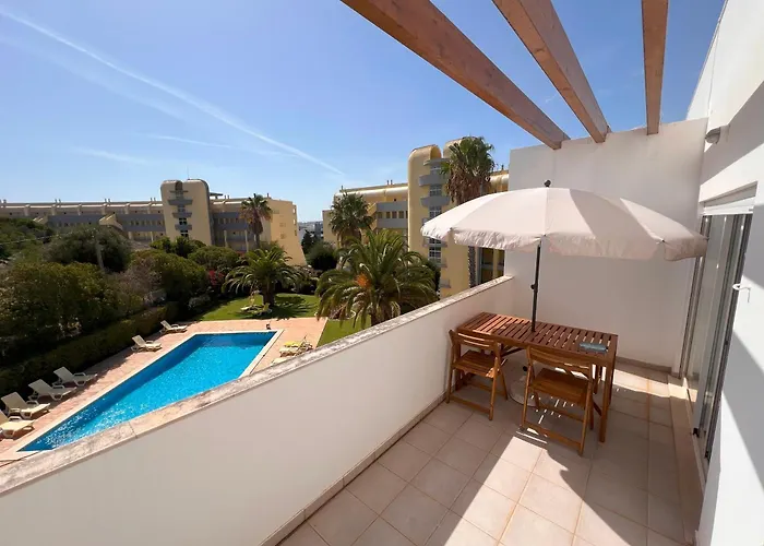Apartment Pool View Balcony & Walk To Beach, By Timecooler